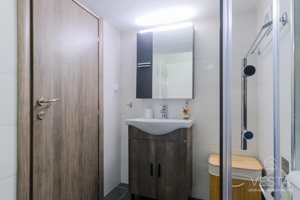 Kiveli Boutique With 2-bdrms Appartement *